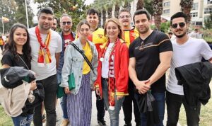 Konak Belediye Başkanı Göztepe’yi Süper Lig’de Yalnız Bırakmadı