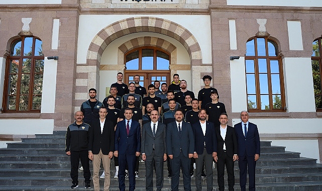 Konya Büyükşehir Belediyespor’un Başarısı ve Konya’da Basketbol Kültürü
