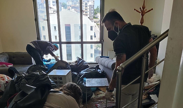 Nilüfer Belediyesi Ekipleri Dubleks Evde 8 Ton Çöp Topladı