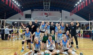 Nilüfer Belediyespor Yıldız Kızlar Voleybol Takımı Play-off Grupta Zirvede
