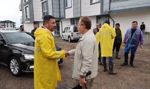 Sağanak Yağmur Belediye Ekiplerini Harekete Geçirdi