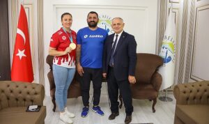 Türkiye Kick Boks Federasyonu Şampiyonunu Tebrik Ediyor