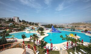 Uzundere Rekreasyon Alanı’nda Aqua Yaşam Yüzme Havuzları Hizmet Veriyor