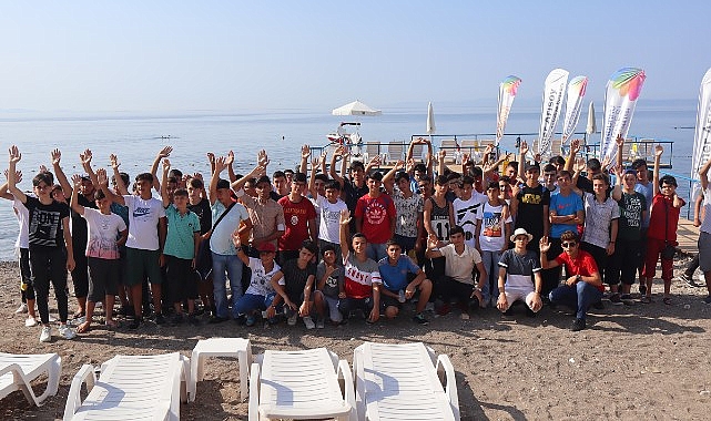 Zeytinburnu Gençlik Merkezi Öğrencilerini Çanakkale Doğa ve Tarih Kampı’nda Ağırlıyor