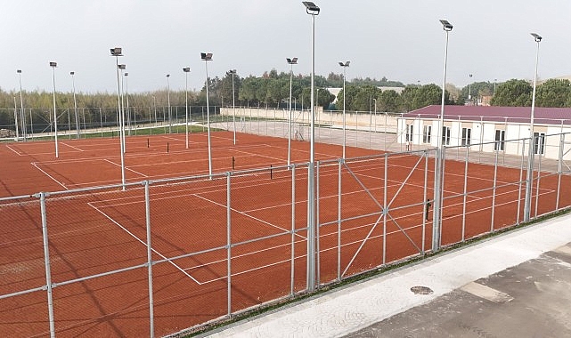 Büyükşehir, Kocaeli’nin en kapsamlı tenis merkezini tamamladı  Tenis tutkunları için eşsiz bir tesis