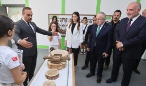 Canik’e Bir Ödülde Bakan Kacır’dan