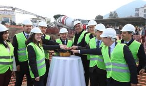 DEÜ’den Sağlıkta Yatırım Atağı: Yeni Diş Hastanesi’nin Temeli Atıldı