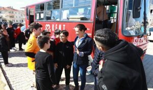 Efes Selçuk’ta öğrenciler mutlu başkan mutlu