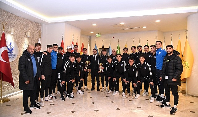 Kahramankazan Belediyespor’dan Çifte Şampiyonluk