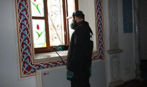 Kocaeli’de ibadethaneler ilaçlanıyor