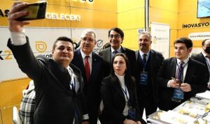 Rektör Prof. Dr. Budak, “Kariyer Fuarı bölgemiz öğrencileri için çok kıymetli bir organizasyon”