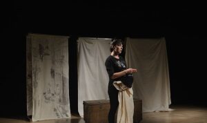 5. Ayvalik Kadın Oyunları Festivali, Dünya Tiyatrolar Günü’nde, Dünya Tiyatrolar Bildirgesi’nin okunmasıyla sona erdi.