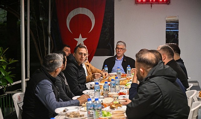 Başkan Eşki sahurda minibüsçülerle buluştu   