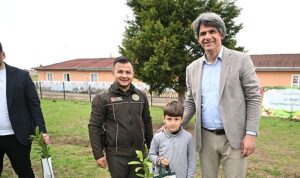 Başkan Kocaman Öğrencilerle Fidan Dikti