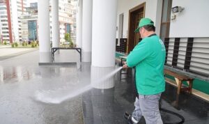 Canik’te Camilerde Bayram Temizliği