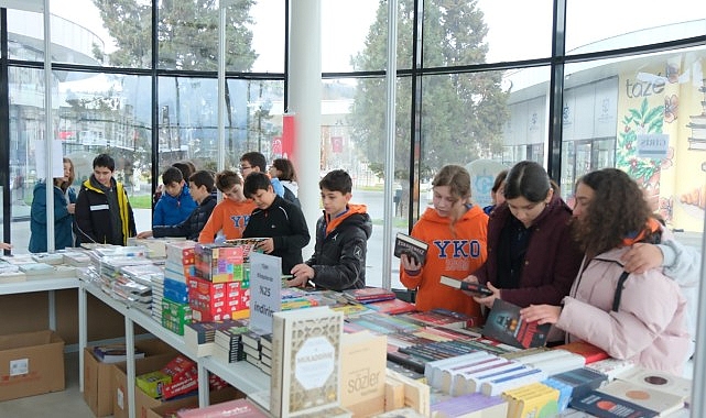 Dini Yayınlar Fuarı’na ziyaretçi akını