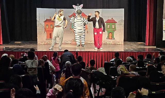 Gölcük Belediyesi tarafından geleneksel hale getirilen Ramazan Ayı Çocuk Şenliği, çocuklara eğlence dolu anlar yaşatıyor.