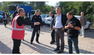 Kemer’de kaçak yapılar yıkılıyor