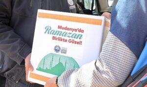 Mudanya Belediyesi’nden erzak desteği