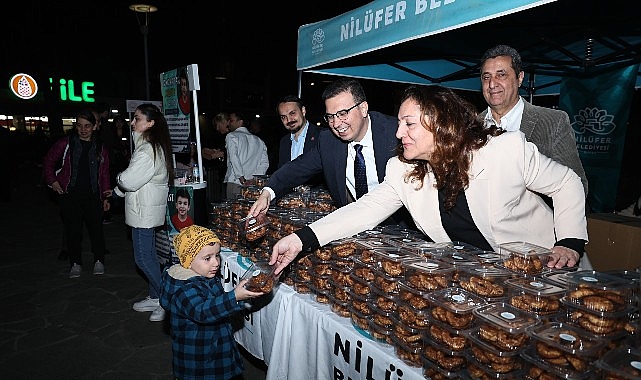 Nilüfer Belediyesi’nden Kadir Gecesi’nden kandil simidi ikramı
