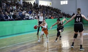 Şampiyon Gürespor..  –    Ferhatoğlu Edremit Belediyesi Gürespor, 25 yıl sonra Süper Lig’de!