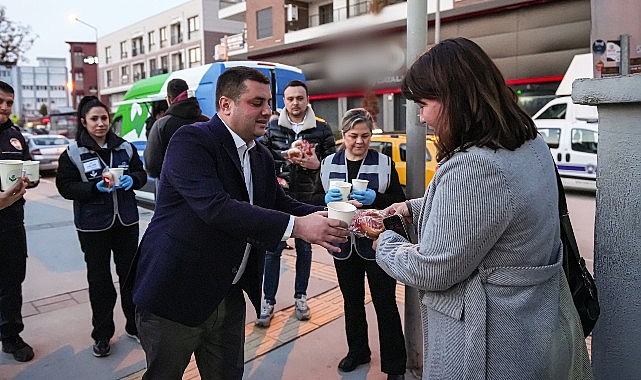 Torbalı Belediyesi’nden İftara Yetişemeyenlere Çorba İkramı