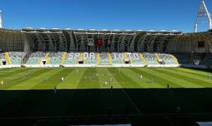 1966 Edremitspor Şampiyonluk yolunda engel tanımıyor