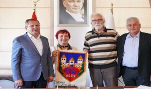 Ayvalık Belediyesi’ne Sjenica Belediye Başkanı Munib Mujagic’ten Kardeş Şehir Daveti