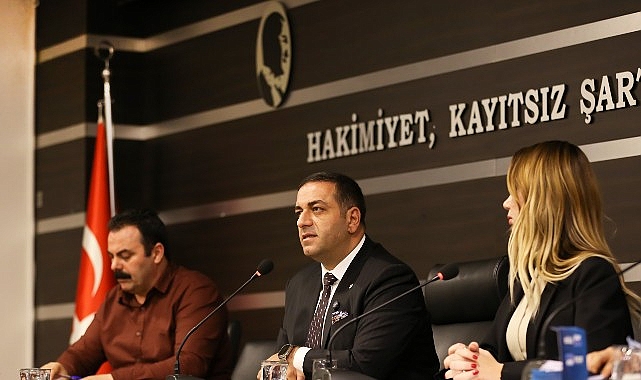 Başkan Erman Uzun Meclis’te Bir Yılı Değerlendirdi, Yeni Projelerin Müjdesini Verdi