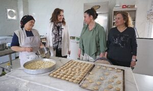 Başkan Ünsal’dan üreten kadınlara destek ziyareti