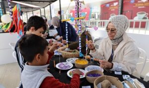 Bu atölyede her eser rüzgarla hayat buldu