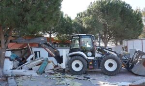 burhaniye’de kaçak yapılara geçit yok