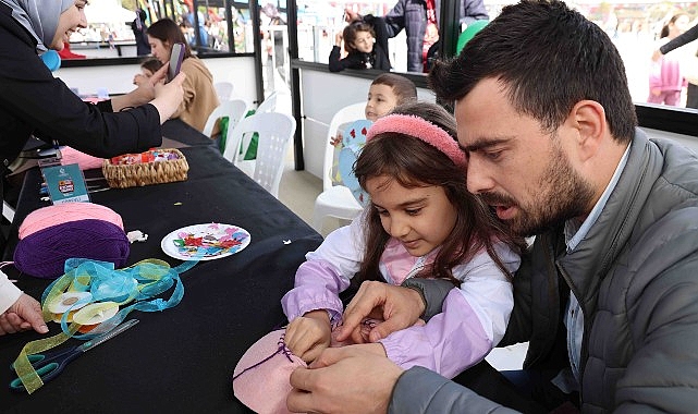 KO-MEK’te 23 Nisan coşkusu renkli şapkalara yansıdı