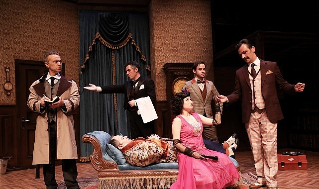 Londra’dan Broadway’e Bol Ödüllü Komedi “Yoldan Çıkan Oyun” Seyirciyle Buluşuyor