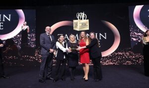 Mercedes-Benz, She’s Mentoring Programı Başarılarını 5 Prestijli Ödülle Taçlandırdı