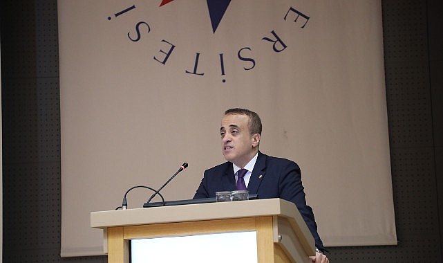 Uzm. Dr. Bekir Aktura: “Sağlık hizmetlerinde ekip çalışması hasta memnuniyetini artırır.”