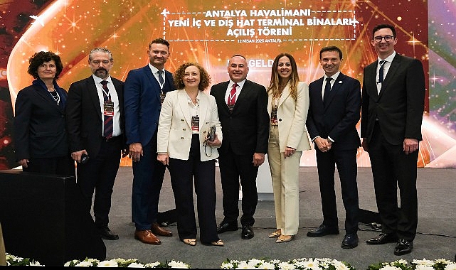 Yenilenen Antalya Havalimanı ilk yolcularını karşıladı