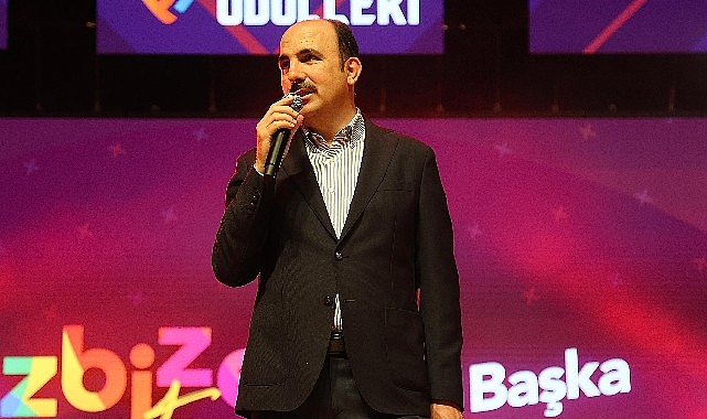 Başkan Altay Gençlik Meclisi Topluluk Ödülleri “Biz Bize Fest Bi Başka” Programının Açılışına Katıldı