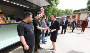 Başkan Sengel’den Efes Selçuk’un Engelsiz Gençlerine Ziyaret