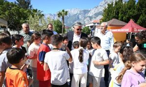 Başkan Topaloğlu kermese katıldı