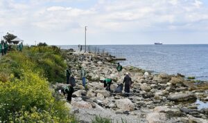 Beylikdüzü’nde Çevre Seferberliği: Gürpınar Sahili’nde 100 Kilo Atık Toplandı