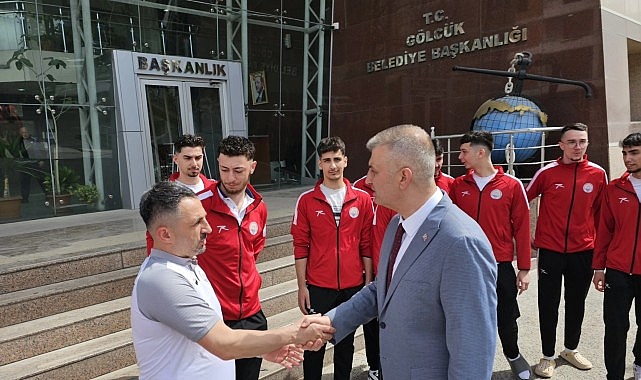 Gölcük Belediyespor Voleybol Takımı’nın hedefi Türkiye Şampiyonası