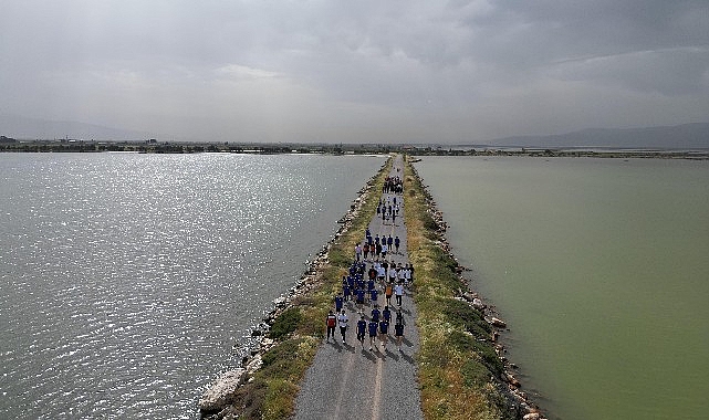 İzmir Kuş Cenneti’nde Ata’ya Saygı Yürüyüşü