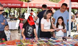 Kitapların Büyülü Dünyasına Yolculuk Çiğli’de Sürüyor