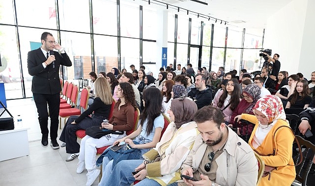 Prof. Dr. Samur, gençlerle yapay zekâyı konuştu