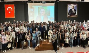 Uzmanından Sosyal Medya Uyarısı: Normal Duygu Döngüsünü Bozuyor