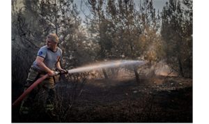 Aliağa ve Foça’da yangınla mücadele sürüyor
