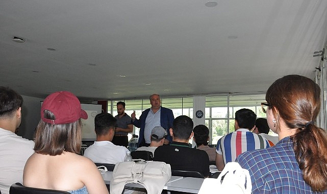 EÜ’de “Sürdürülebilir Yarınlar İçin Yenilenebilir Enerji Buluşması” yapıldı