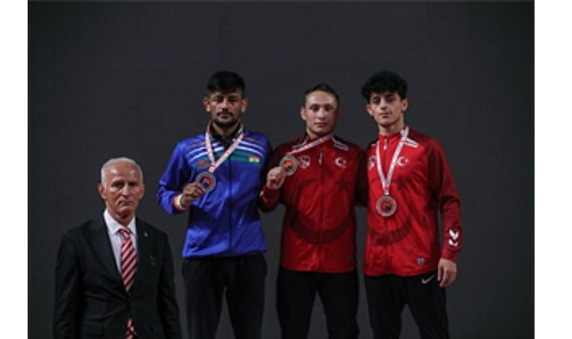 İzmir Büyükşehir Belediyesi güreşte de zirvede