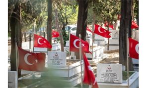 Başkan Tugay 15 Temmuz şehitlerini andı